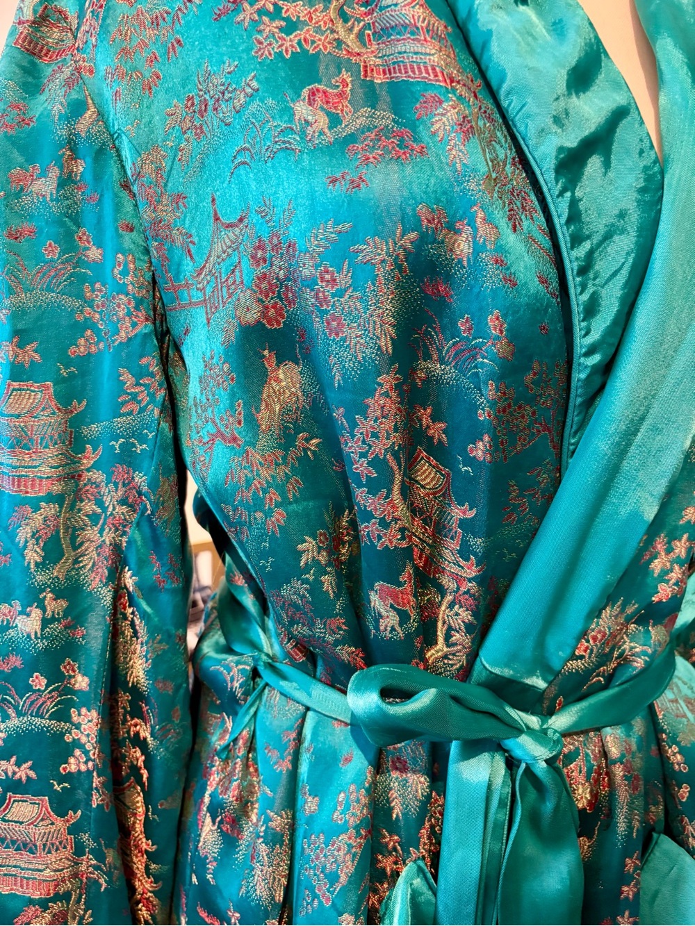 Beautiful Vintage Satin Chinese Robe 👘 - Picture 8 of 14